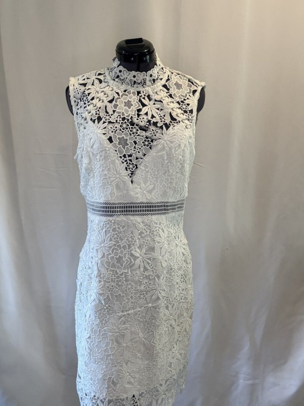 Bardot size 8 white lace dress